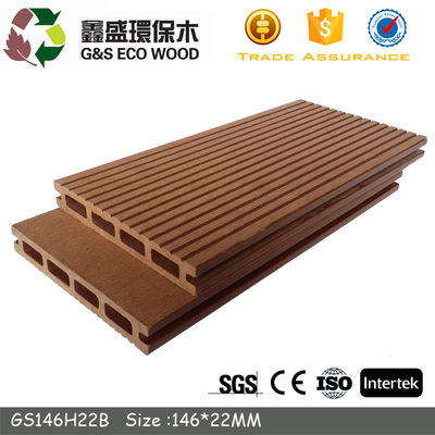 Dark Grey WPC Berongga Decking Pengamplasan Papan Dek Komposit Tertutup