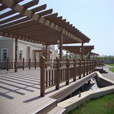 Anti Korosi 5.4M WPC Bahan Kayu Pergola 100% Daur Ulang