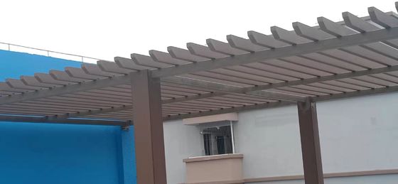 Tahan UV Aluminium WPC Pergola 3M Pergola Kayu Modern Moisture Proof